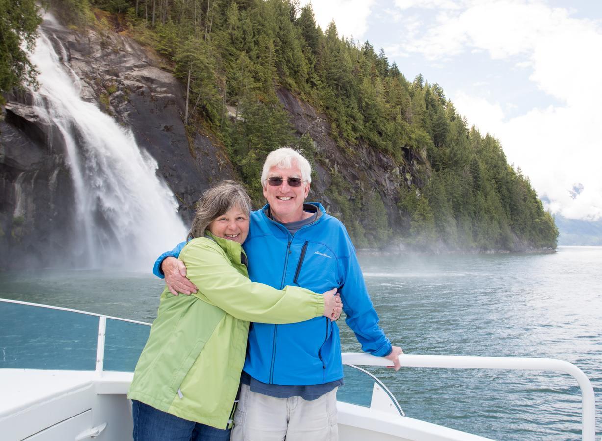 Desolation Sound Homfray Lodge מראה חיצוני תמונה