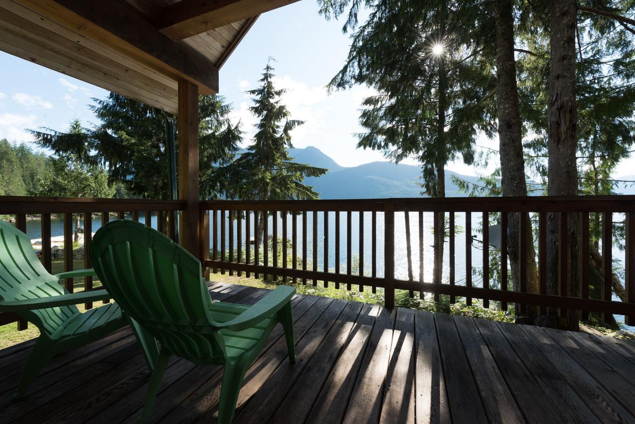 Desolation Sound Homfray Lodge מראה חיצוני תמונה