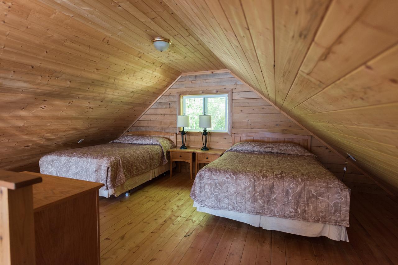 Desolation Sound Homfray Lodge מראה חיצוני תמונה