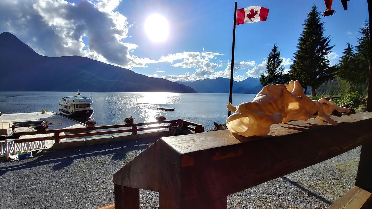 Desolation Sound Homfray Lodge מראה חיצוני תמונה