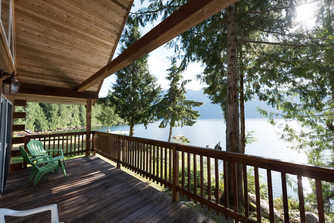 Desolation Sound Homfray Lodge מראה חיצוני תמונה